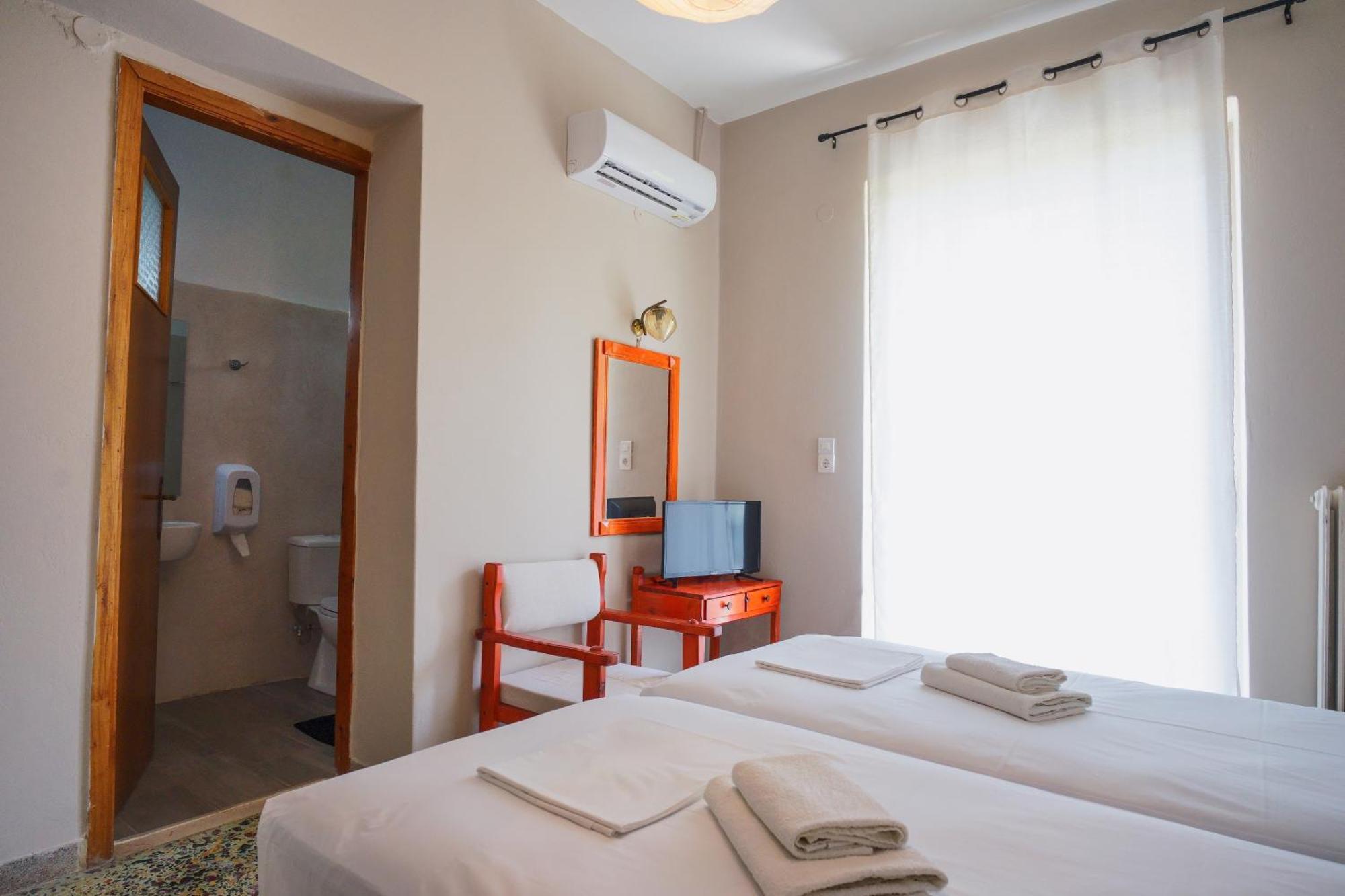 Hotel Korfos - Ξενοδοχείο Κόρφος Renovated Eksteriør bilde