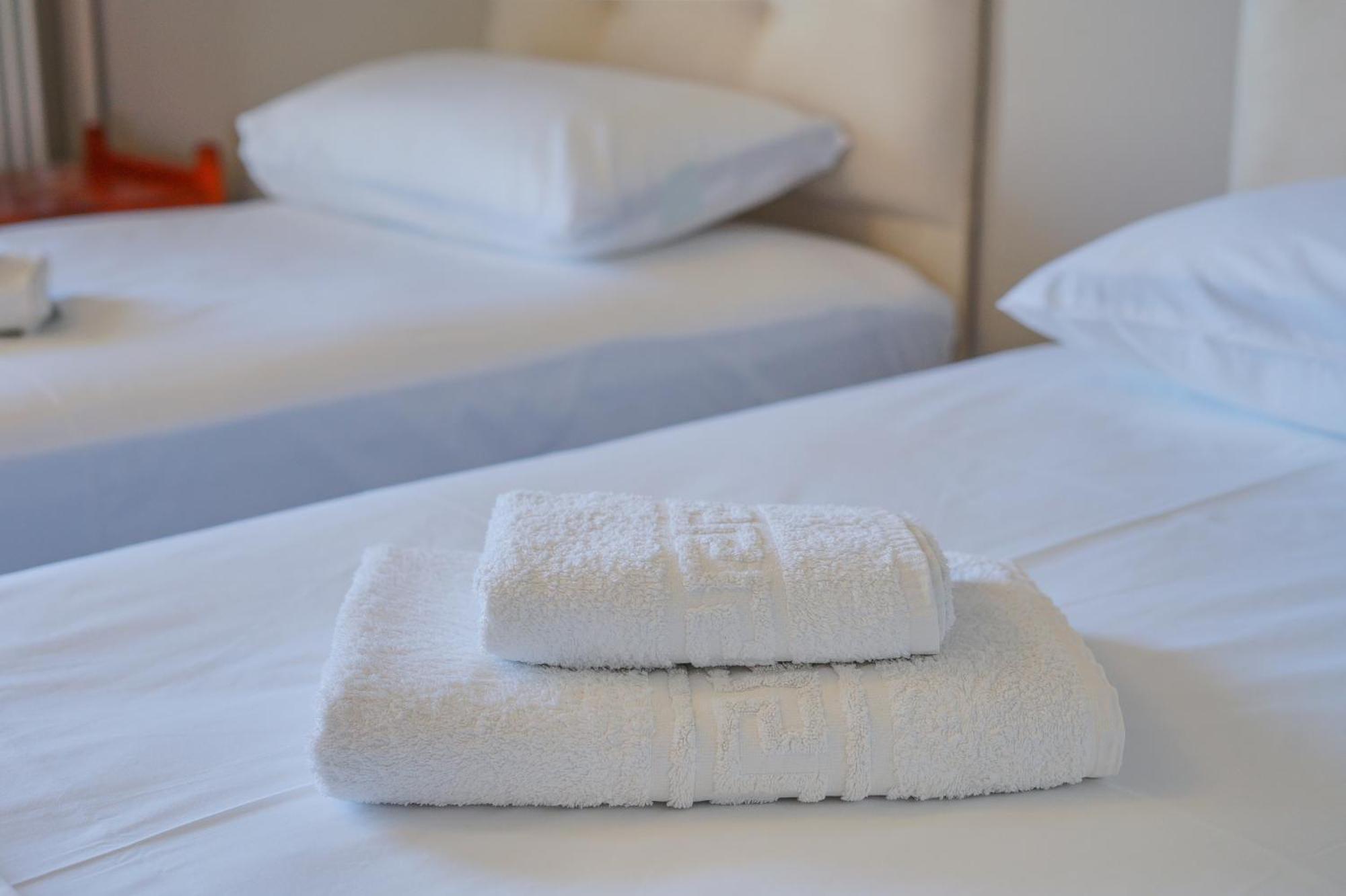Hotel Korfos - Ξενοδοχείο Κόρφος Renovated Eksteriør bilde