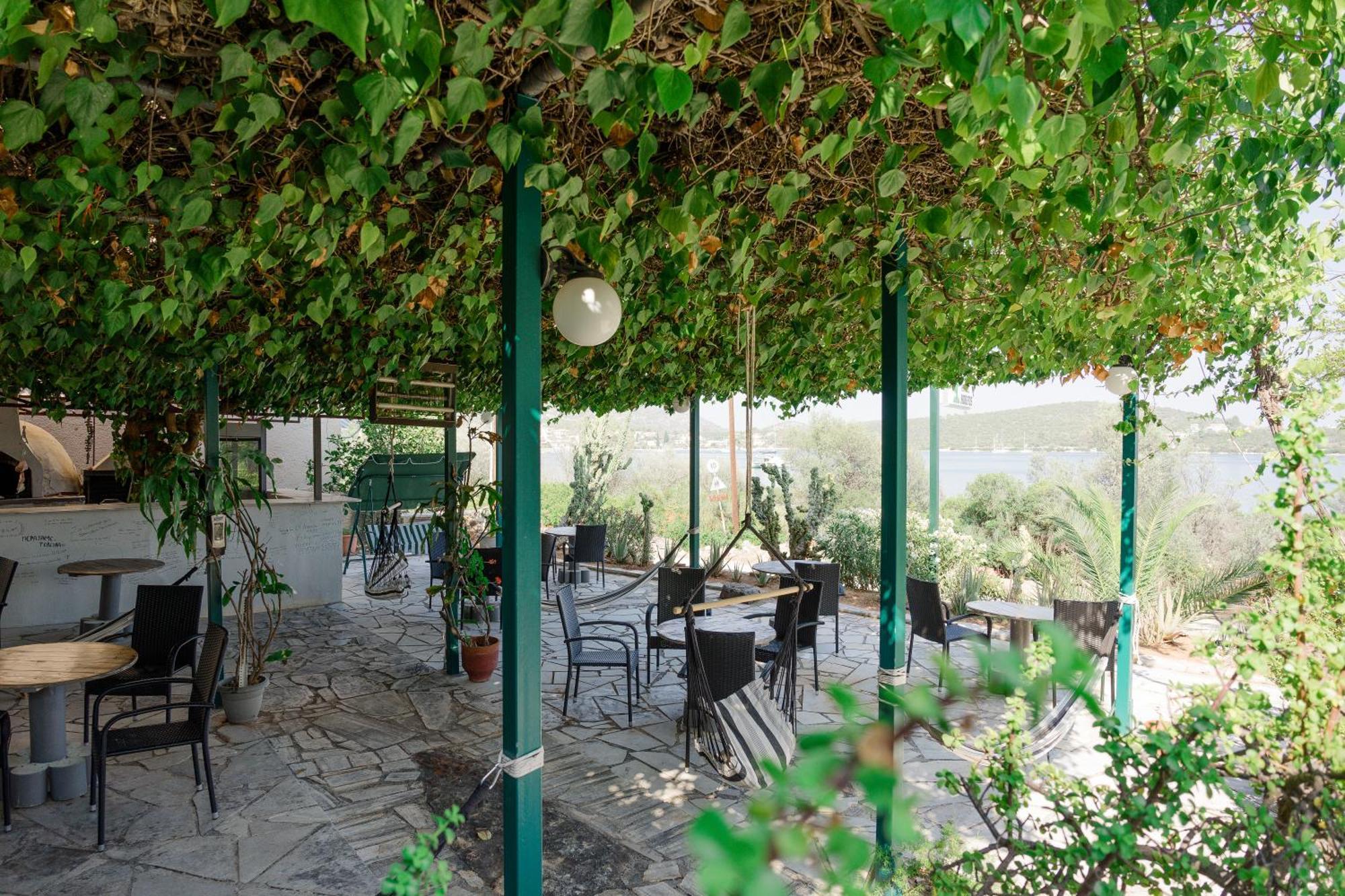 Hotel Korfos - Ξενοδοχείο Κόρφος Renovated Eksteriør bilde