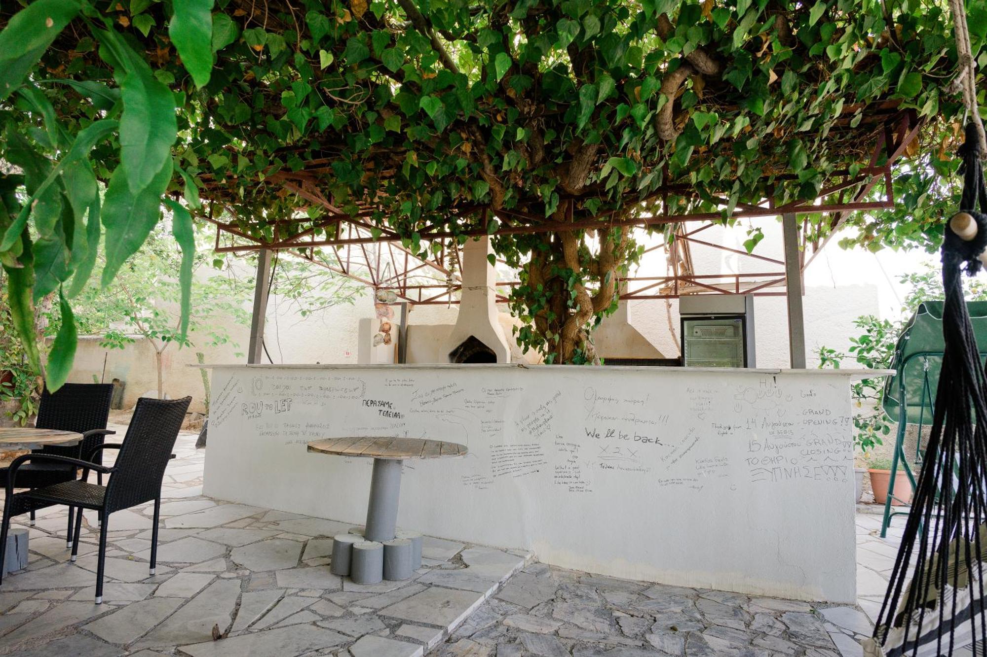 Hotel Korfos - Ξενοδοχείο Κόρφος Renovated Eksteriør bilde