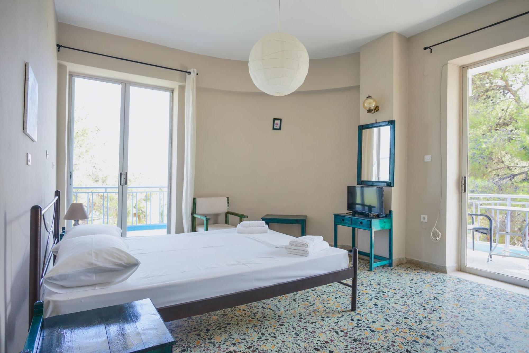 Hotel Korfos - Ξενοδοχείο Κόρφος Renovated Eksteriør bilde